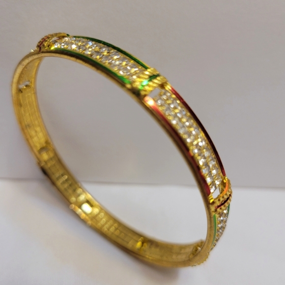 Vintage Bangle Bracelet - Picture 5 of 6